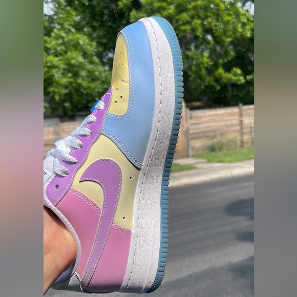 Air Force 1 UV , they change color in the sun - Picture 5 of 6